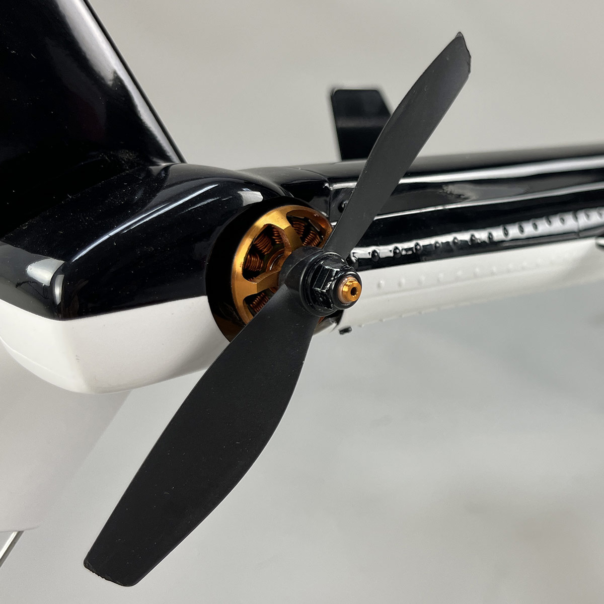 Helicóptero de escala Airwolf  - Rc Helicopter Nitro reseña y precio